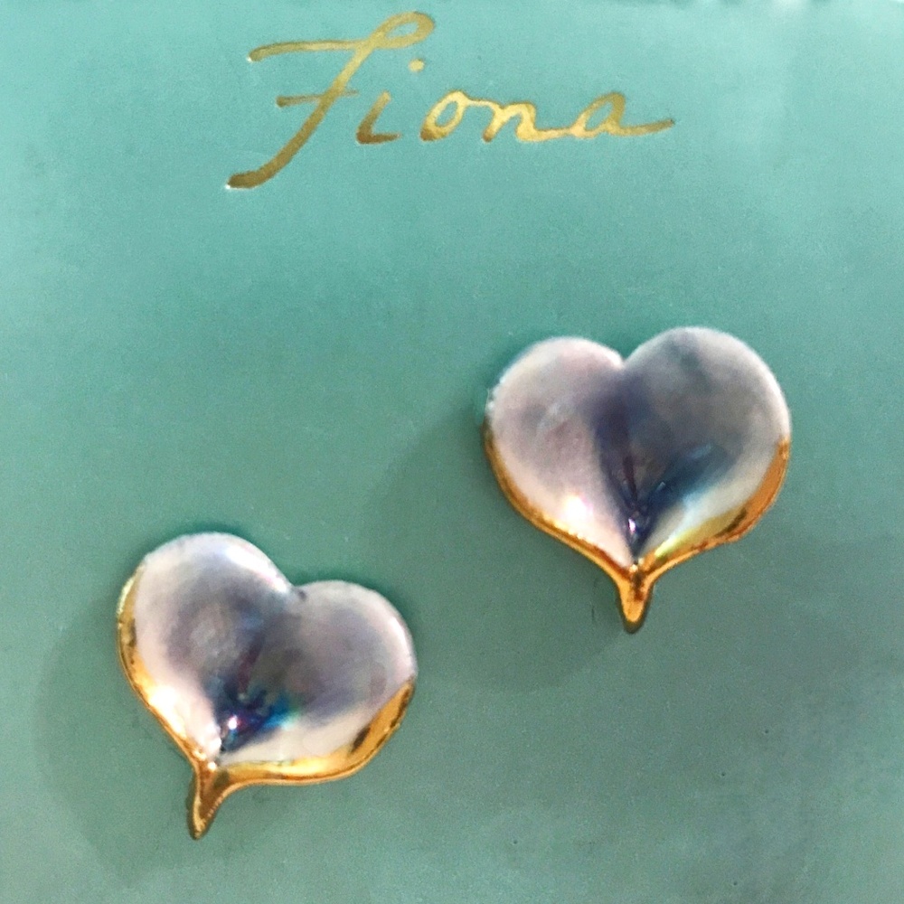 NWOT Fiona Blue & Gold Porcelain Heart Earrings